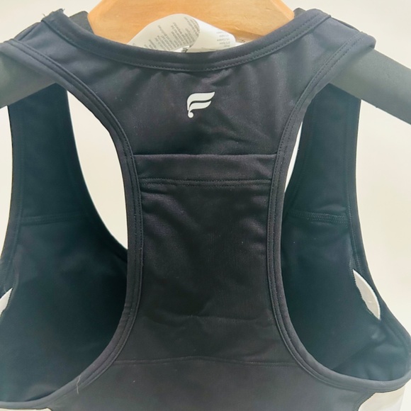 NWT fabletics sports bra. Black and white size small - Picture 2 of 4